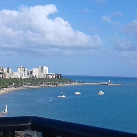 Na Beira Mar De Pajucara- Edif Neo- Apartamento Quarto E Sala- Tem Varanda - Vista Lateral Do Mar- Rua Julio Plech Filho 60 Esquina Com Avenida Doutor Antonio Gouveia - Consumo Eletrico E Pago No Ckeck-Out 1Kwh E 1,35 Reias Maceió 外观 照片