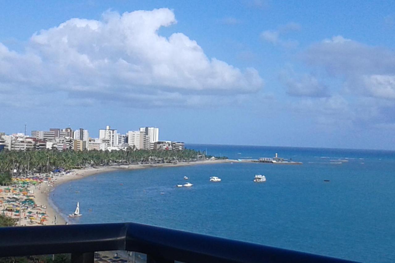 Na Beira Mar De Pajucara- Edif Neo- Apartamento Quarto E Sala- Tem Varanda - Vista Lateral Do Mar- Rua Julio Plech Filho 60 Esquina Com Avenida Doutor Antonio Gouveia - Consumo Eletrico E Pago No Ckeck-Out 1Kwh E 1,35 Reias Maceió 外观 照片