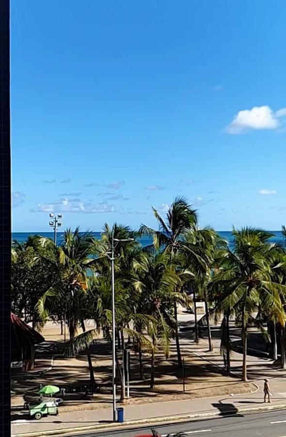 Na Beira Mar De Pajucara- Edif Neo- Apartamento Quarto E Sala- Tem Varanda - Vista Lateral Do Mar- Rua Julio Plech Filho 60 Esquina Com Avenida Doutor Antonio Gouveia - Consumo Eletrico E Pago No Ckeck-Out 1Kwh E 1,35 Reias Maceió 外观 照片