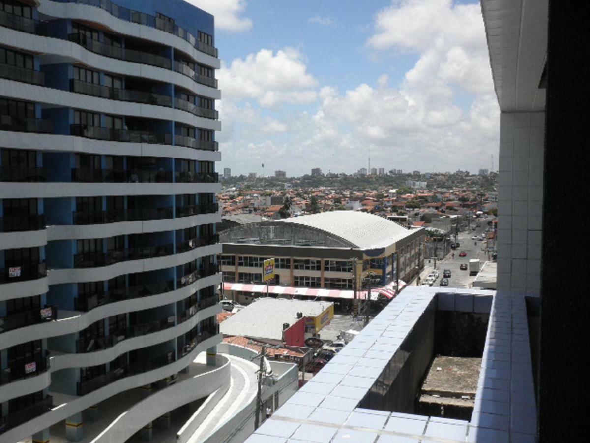 Na Beira Mar De Pajucara- Edif Neo- Apartamento Quarto E Sala- Tem Varanda - Vista Lateral Do Mar- Rua Julio Plech Filho 60 Esquina Com Avenida Doutor Antonio Gouveia - Consumo Eletrico E Pago No Ckeck-Out 1Kwh E 1,35 Reias Maceió 外观 照片